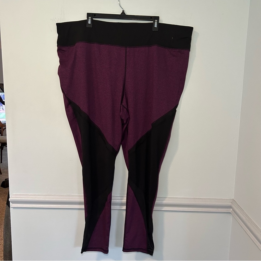 LIVI Active Purple & Black Leggings Size 26/28